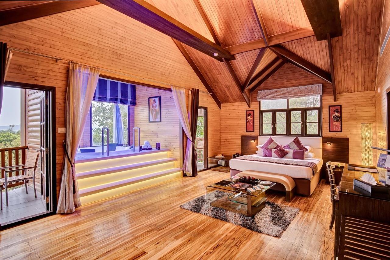 Aamby Valley City Lonavala Extérieur photo